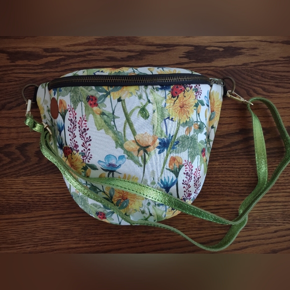 Lady Bug Fanny Pack Bag - Picture 8 of 8